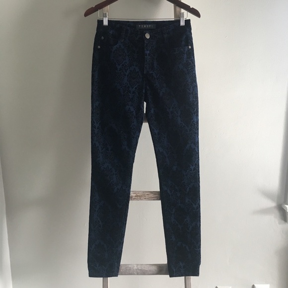 ⭐️40% Off⭐️ Tinsel Denim Couture Navy & Black Skinny Jeans - Picture 2 of 7